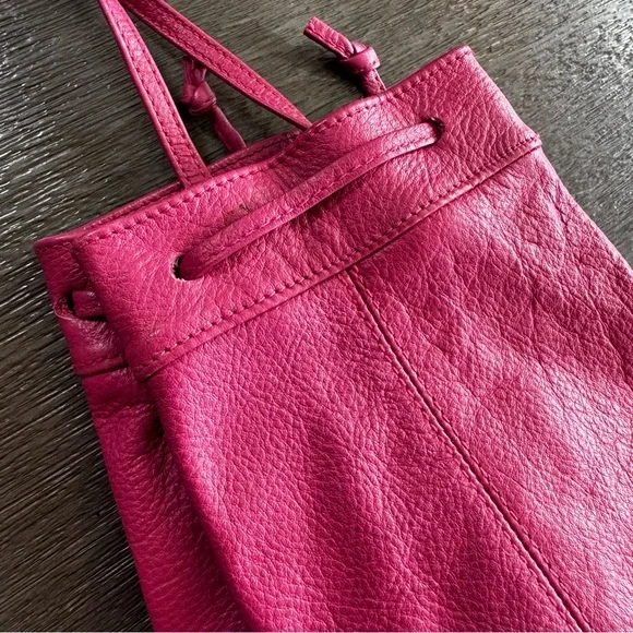 Leather Handmade Hot Pink Crossbody Drawstring Bucket Bag Purse - Picture 4 of 9